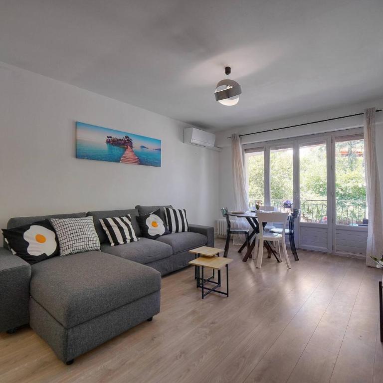 FRGK 2BDR Stanislas Apartment Terrace, Central Cannes AC & ULTRA FAST Wi-Fi - Apartment mit 2 Schlafzimmern mit Balkon und Terrasse - 2