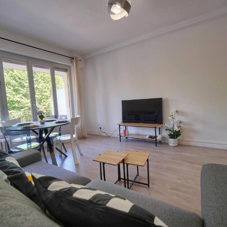 FRGK 2BDR Stanislas Apartment Terrace, Central Cannes AC & ULTRA FAST Wi-Fi - Apartment mit 2 Schlafzimmern mit Balkon und Terrasse - 16