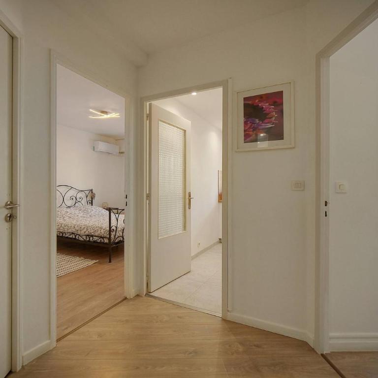 FRGK 2BDR Stanislas Apartment Terrace, Central Cannes AC & ULTRA FAST Wi-Fi - Apartment mit 2 Schlafzimmern mit Balkon und Terrasse - 18