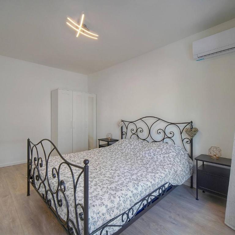 FRGK 2BDR Stanislas Apartment Terrace, Central Cannes AC & ULTRA FAST Wi-Fi - Apartment mit 2 Schlafzimmern mit Balkon und Terrasse - 28