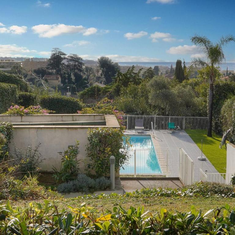 FRGK 'Diane Elegance and Comfort in Antibes' - Appartamento con 2 Camere da Letto e Vista Piscina - 9