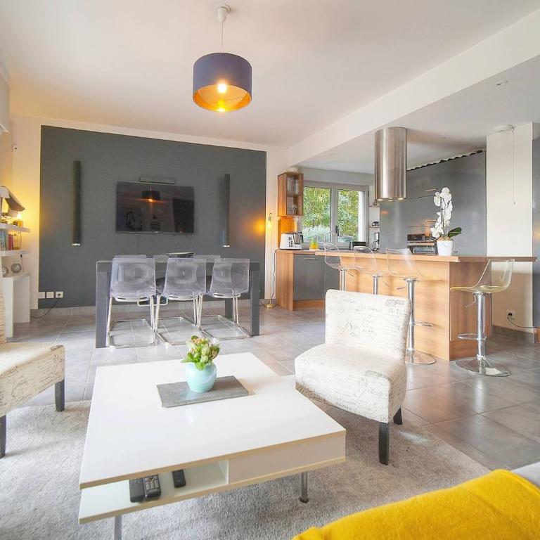 FRGK 'Diane Elegance and Comfort in Antibes' - Appartamento con 2 Camere da Letto e Vista Piscina - 28