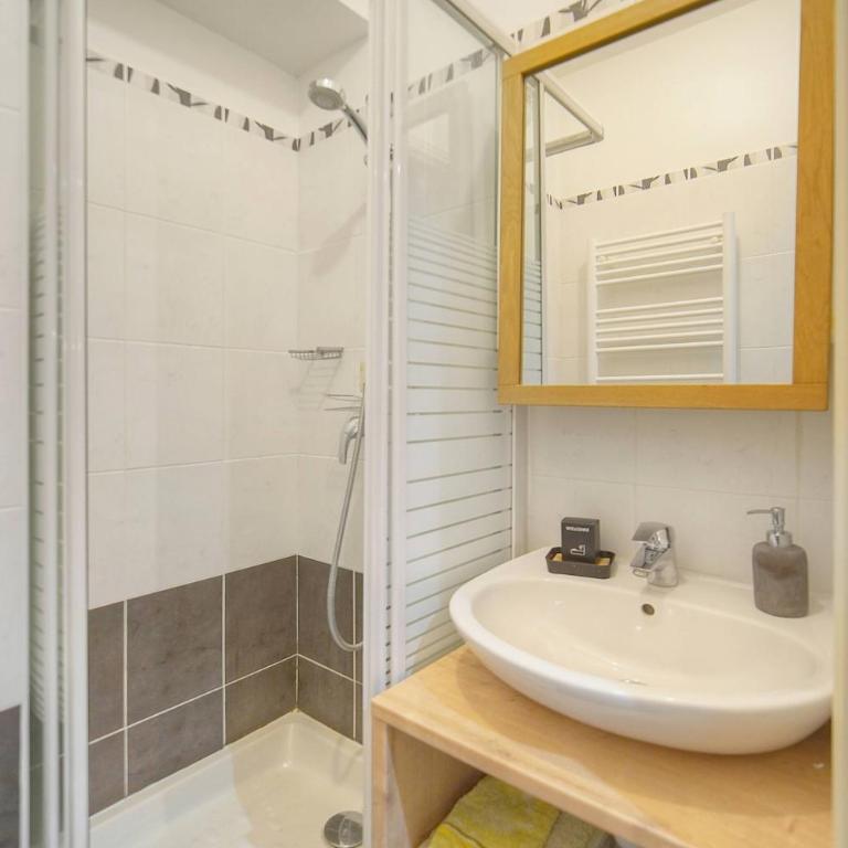 FRGK 'Diane Elegance and Comfort in Antibes' - Appartamento con 2 Camere da Letto e Vista Piscina - 29