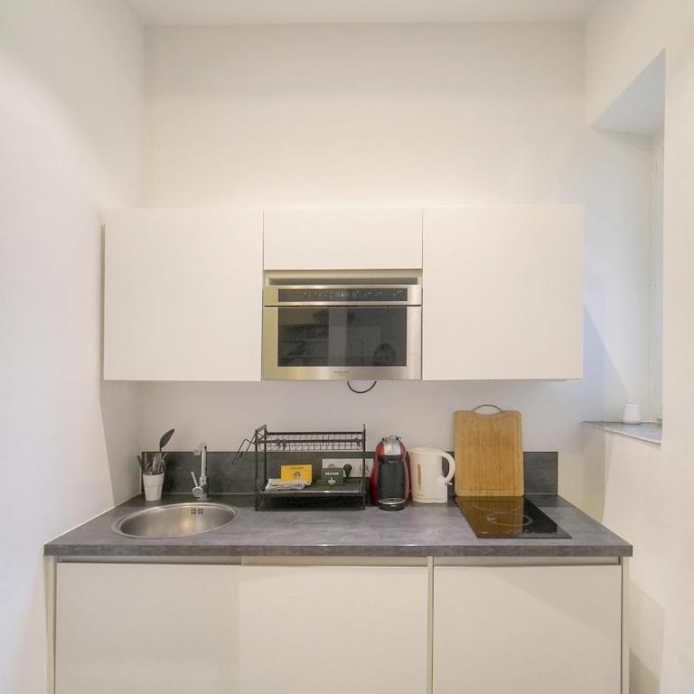 FRGK "24 AOUT 1 Mezzanine Bedroom Apartment Center Antibes AC WIFI HIGH SPEED " - Appartement 1 Chambre Deluxe - 9