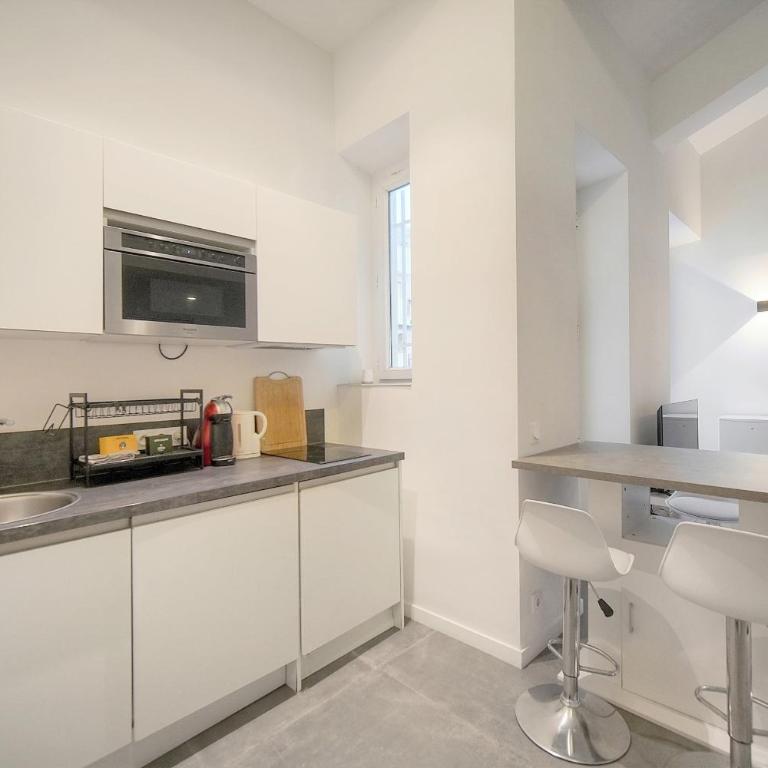 FRGK "24 AOUT 1 Mezzanine Bedroom Apartment Center Antibes AC WIFI HIGH SPEED " - Appartement 1 Chambre Deluxe - 8