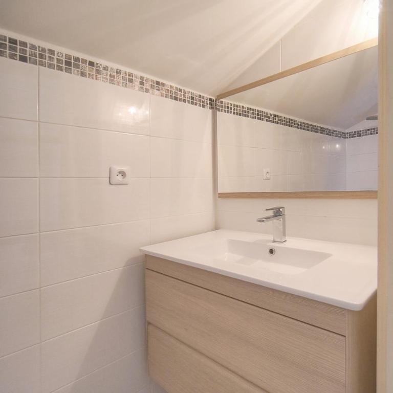 FRGK Spacious 100 sqm Loft with Terrace 2 Ensuite - Deluxe Apartment mit 2 Schlafzimmern und Gartenblick - 43