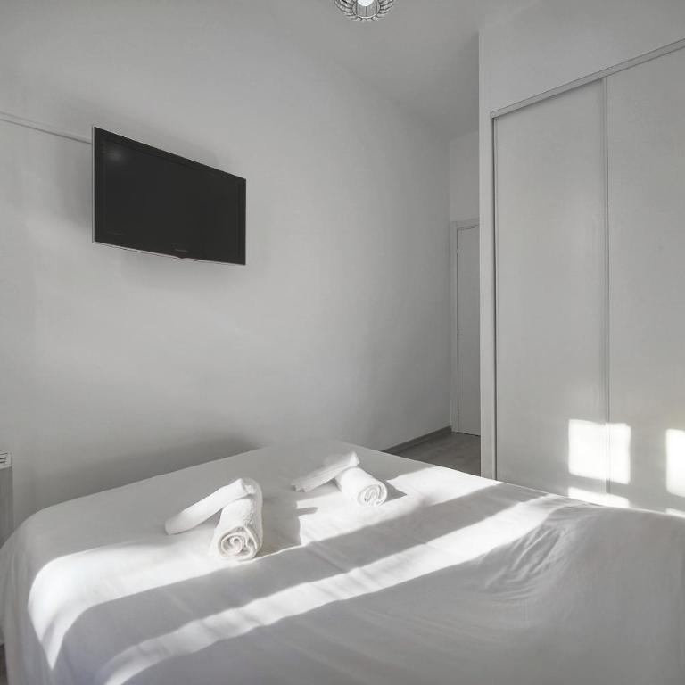 FRGK Goujon 1BR Design 300m Palais & Beaches AC & Ultra-Fast Wi-Fi - Appartement 1 Chambre de Luxe - Vue sur Jardin - 11
