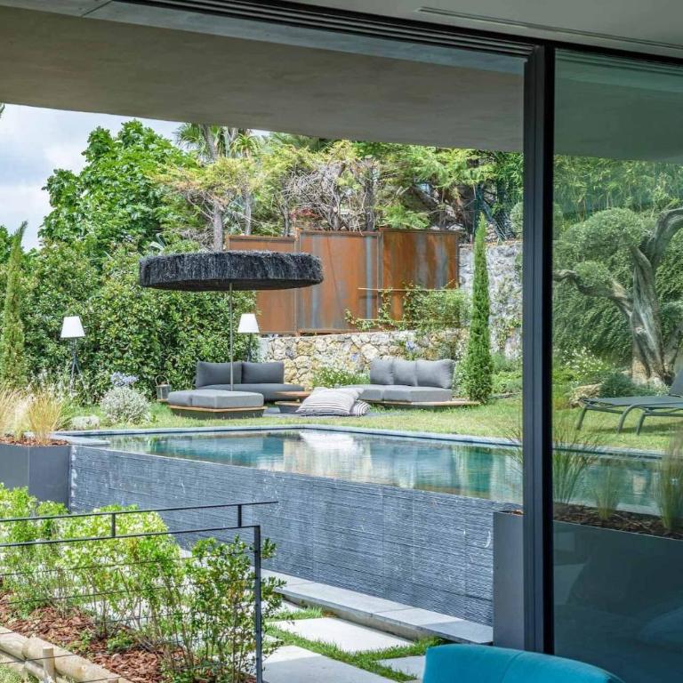 FRGK TTWHYNOT Luxury Contemporary Villa Pool, Garden & Ultra-Fast Wi-Fi - Villa - 10