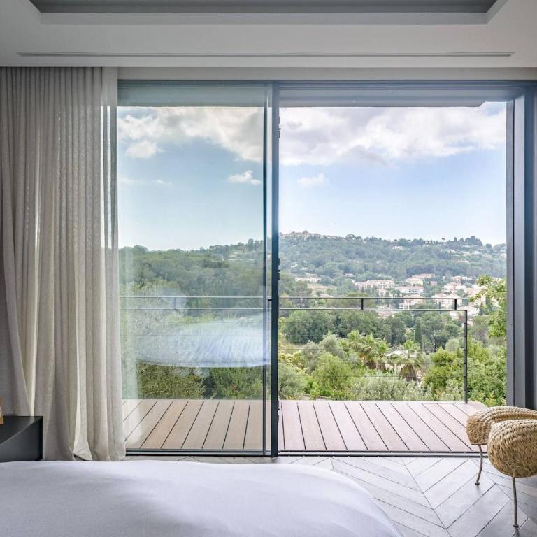 FRGK TTWHYNOT Luxury Contemporary Villa Pool, Garden & Ultra-Fast Wi-Fi - Villa - 21