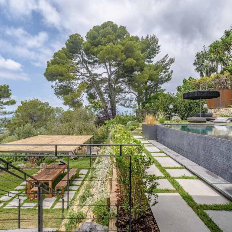 FRGK TTWHYNOT Luxury Contemporary Villa Pool, Garden & Ultra-Fast Wi-Fi - Villa - 32