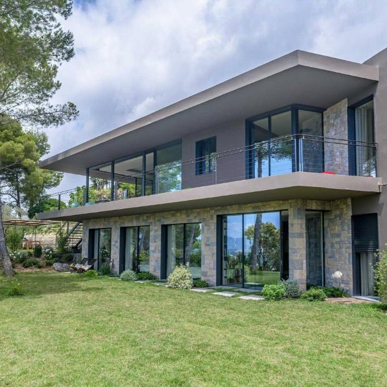 FRGK TTWHYNOT Luxury Contemporary Villa Pool, Garden & Ultra-Fast Wi-Fi - Villa - 37