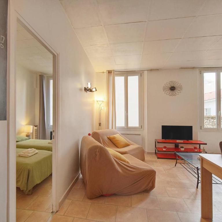 FRGK Stylish 1BR Clemenceau Steps from Beach AC UltraFast WiFi - Appartement 1 Chambre Supérieur - 17