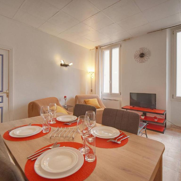 FRGK Stylish 1BR Clemenceau Steps from Beach AC UltraFast WiFi - Appartement 1 Chambre Supérieur - 25