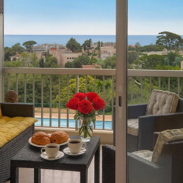 FRGK HORIZONS Executive Sea View Apartment 2 BDR Terrace Pool Parking - Appartement - Vue sur Mer - 1