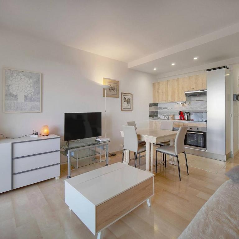 FRGK HORIZONS Executive Sea View Apartment 2 BDR Terrace Pool Parking - Appartement - Vue sur Mer - 33