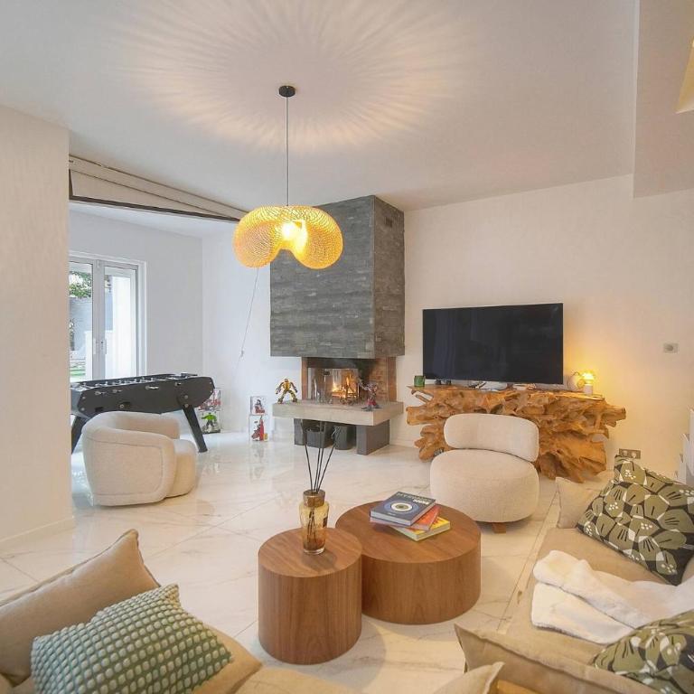 FRGK 'La Cote d'Azur Villa Private Pool, AC Ultra-Fast Wi-Fi' - Villa avec Piscine Privée - 1