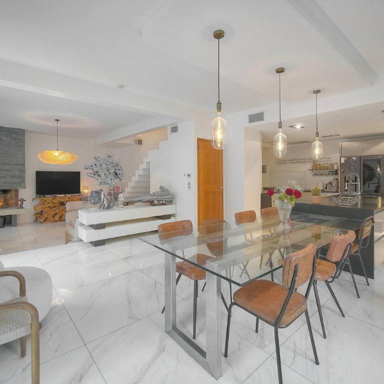 FRGK 'La Cote d'Azur Villa Private Pool, AC Ultra-Fast Wi-Fi' - Villa avec Piscine Privée - 13