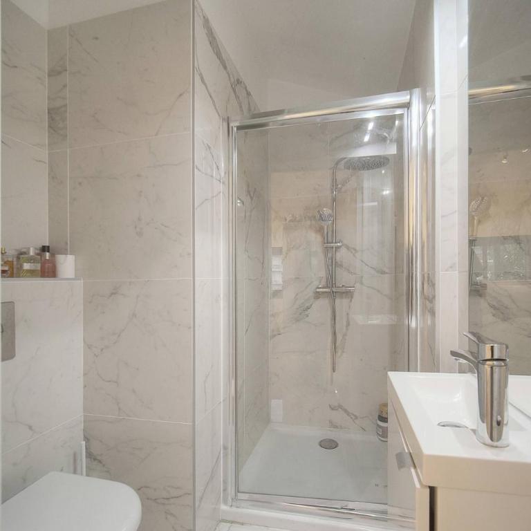 FRGK 'La Cote d'Azur Villa Private Pool, AC Ultra-Fast Wi-Fi' - Villa avec Piscine Privée - 38