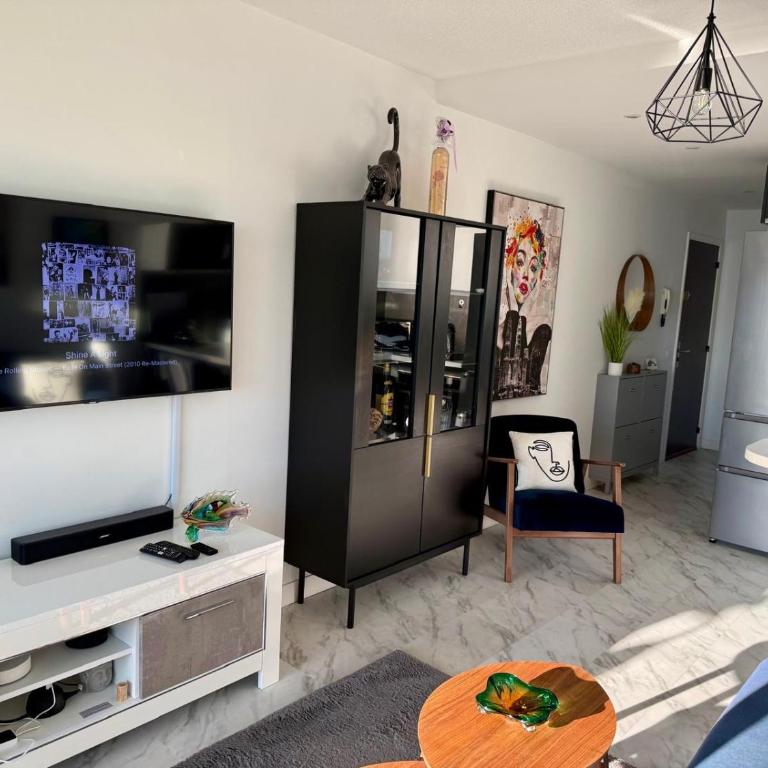 Studio Front de Mer - Vue Panoramique - Parking Privé - Clim & Plage - Studio mit Meerblick - 17