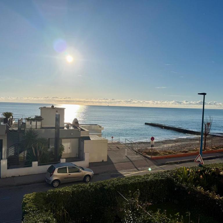 Studio Front de Mer - Vue Panoramique - Parking Privé - Clim & Plage - Studio mit Meerblick - 2
