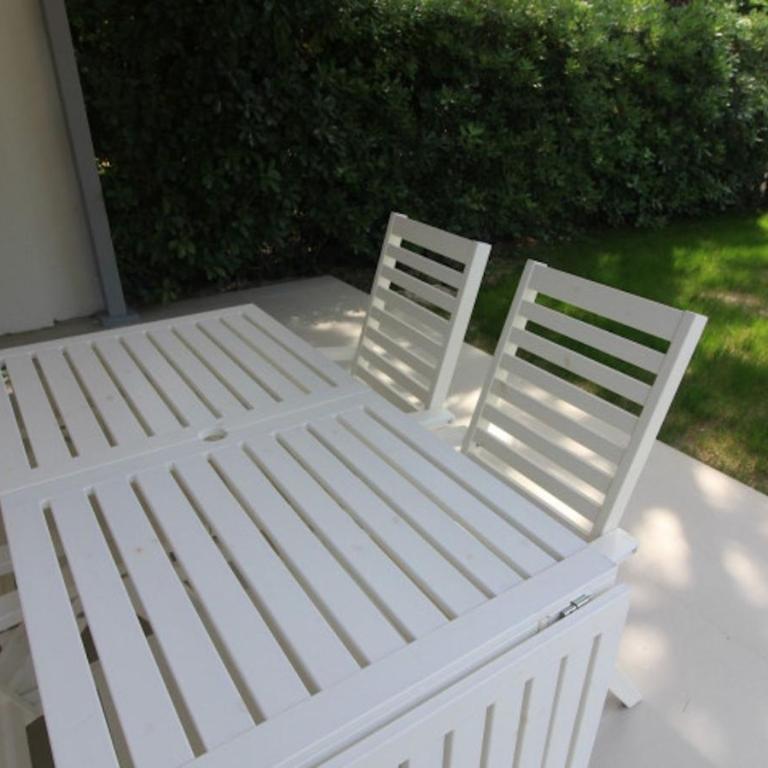 Modern villa with a fenced garden - Villa - 3