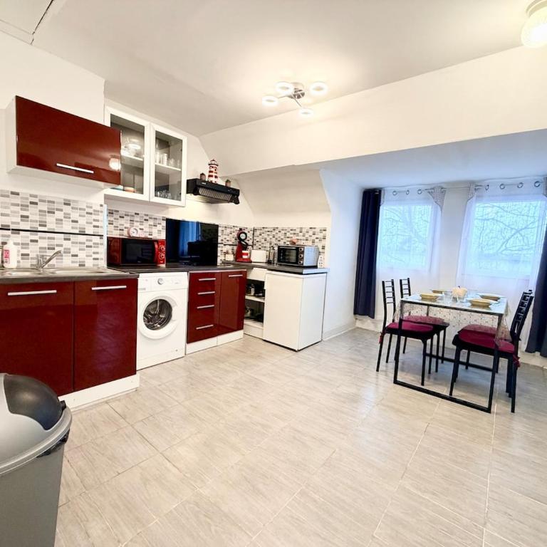 Aux Trois Ferries - Vue Port - Appartement 2 Chambres avec Vue sur le Port - 11