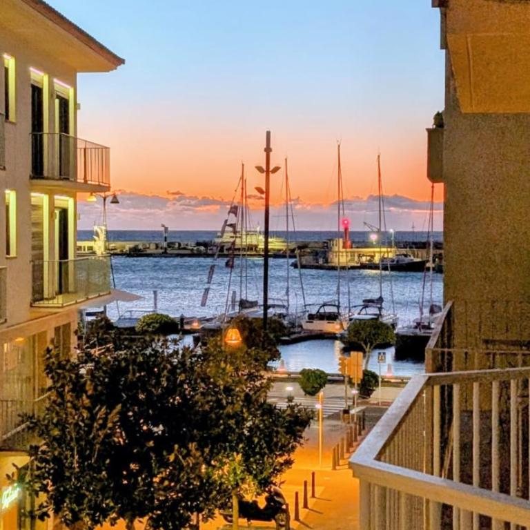 Apartamento Sant Jordi Puerto Cambrils - Two-Bedroom Apartment - 1