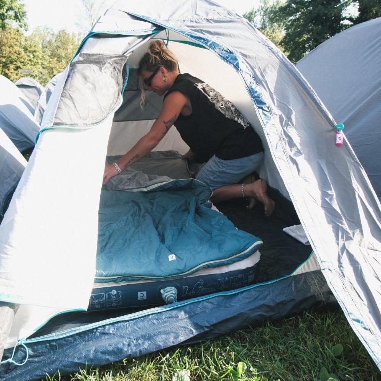 Beer Base-Camp Oktoberfest camping with free welcome beer and traditional dirndl-lederhosen shop - Zelt - 2
