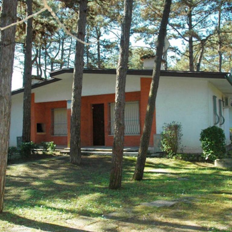 Villa with patio in Lignano Pineta - Villa - 3