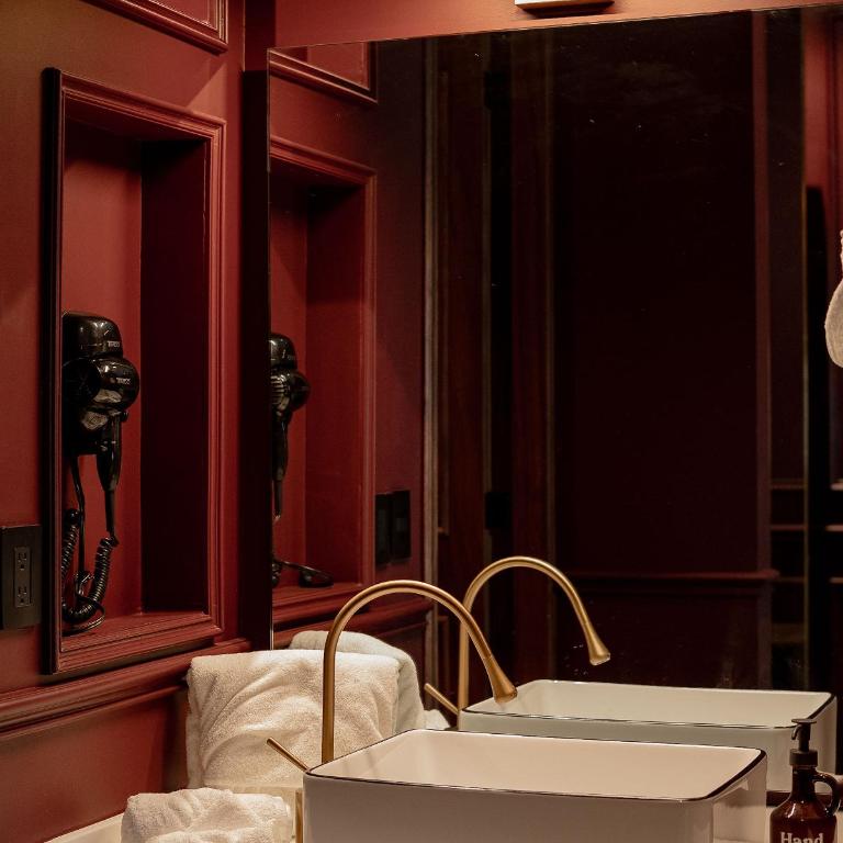 The Ruby Suite luxury room - Deluxe Studio - 10