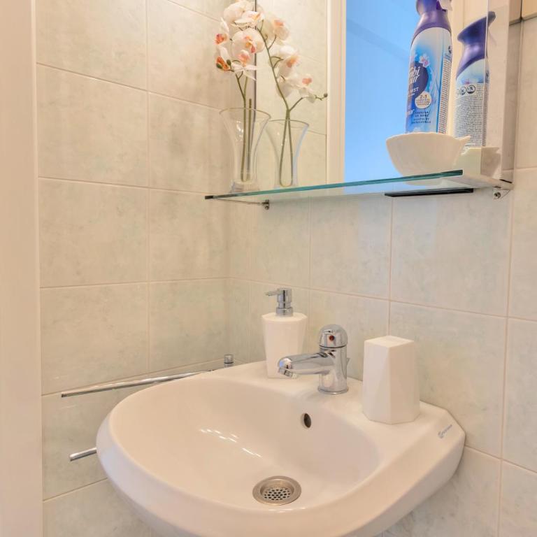 St Peter's Boutique Retreat - Vatican Walls - Appartamento Deluxe con 2 Camere da Letto e Balcone - 23