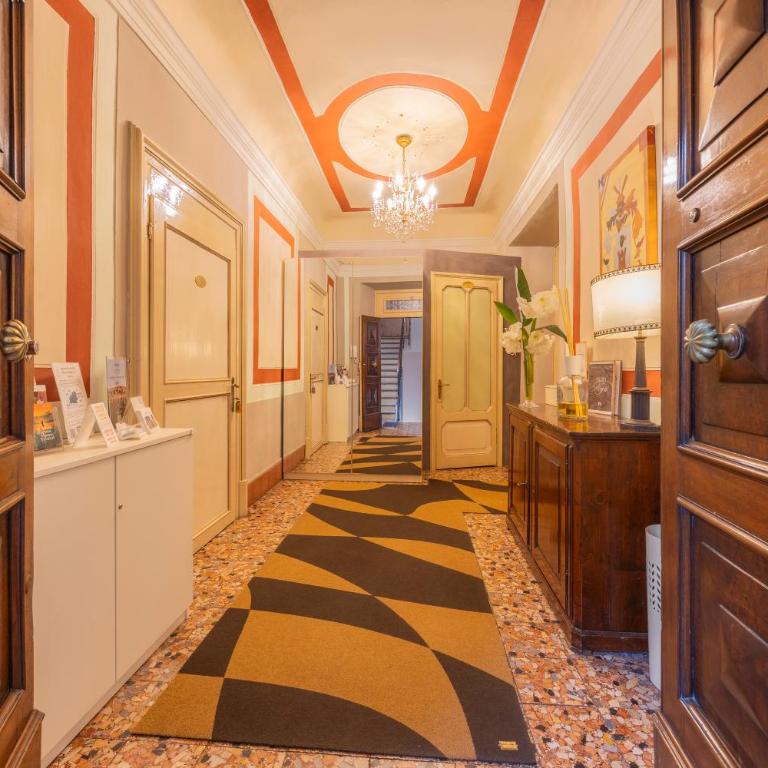 Residenza Palazzo Negri - Junior Suite con Balcone e Vasca - 27
