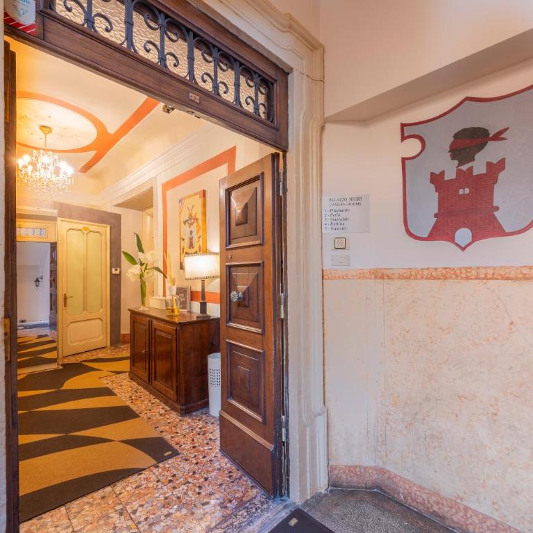 Residenza Palazzo Negri - Junior Suite con Balcone e Vasca - 26