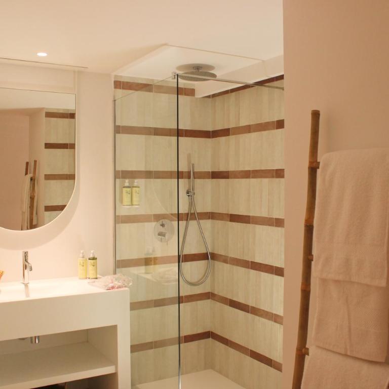 Tesoro Mediterranean Boutique Suites - Habitación Doble Deluxe con balcón y vistas al mar - 5