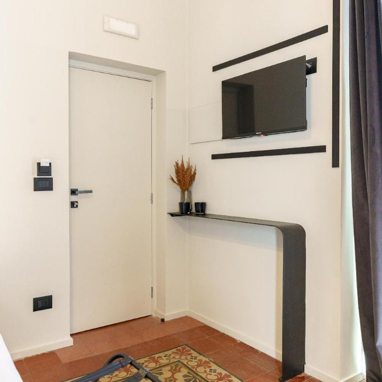 VICOLO SAN GAETANO -luxury rooms- - Deluxe King Room - 8