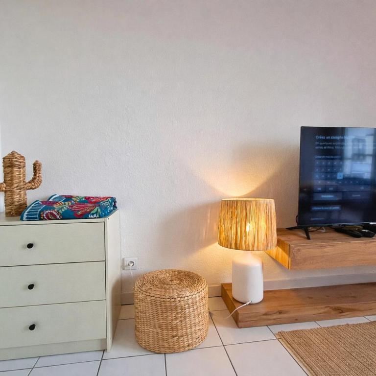 Le Petit Bali - Studio de Standing avec Wi-Fi & TV, proche tramway - Apartment mit 1 Schlafzimmer - 7
