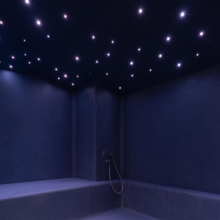 GuestHost - 500sqm luxury with Spa, Gym, Terrace, Game Room & Garage - Appartamento con 3 Camere da Letto - 75