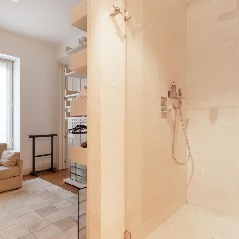 GuestHost - 500sqm luxury with Spa, Gym, Terrace, Game Room & Garage - Appartamento con 3 Camere da Letto - 45