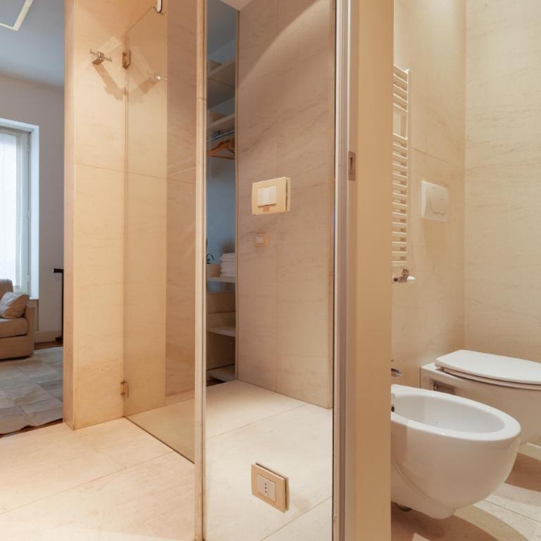 GuestHost - 500sqm luxury with Spa, Gym, Terrace, Game Room & Garage - Appartamento con 3 Camere da Letto - 46