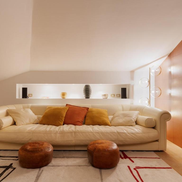 GuestHost - 500sqm luxury with Spa, Gym, Terrace, Game Room & Garage - Appartamento con 3 Camere da Letto - 24