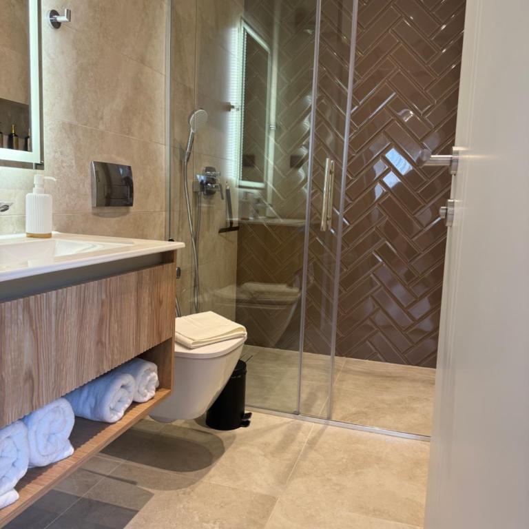 Giorgio Luxury Suites - Studio - 8