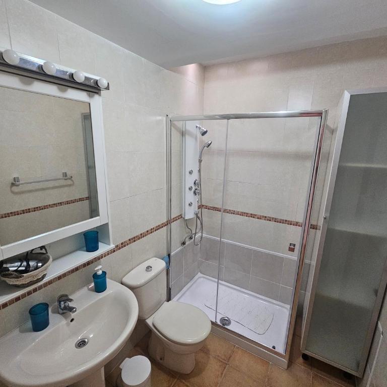Cuyagua - Two-Bedroom House - 4