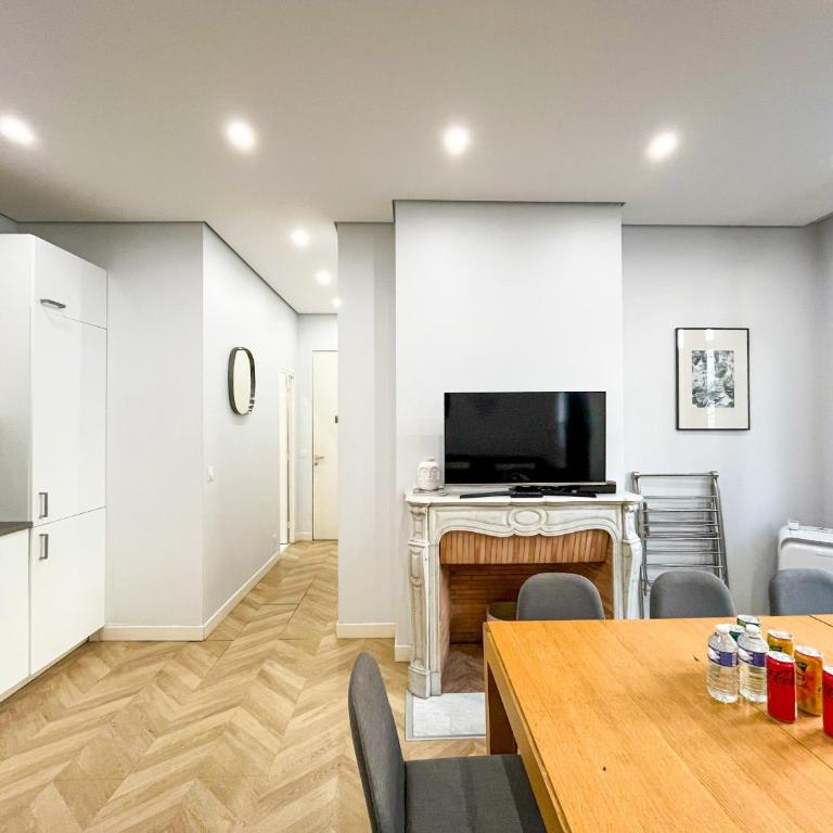 UrbanFlat 126 - Grand Appartement Parisien dans le centre - Apartamento - 8