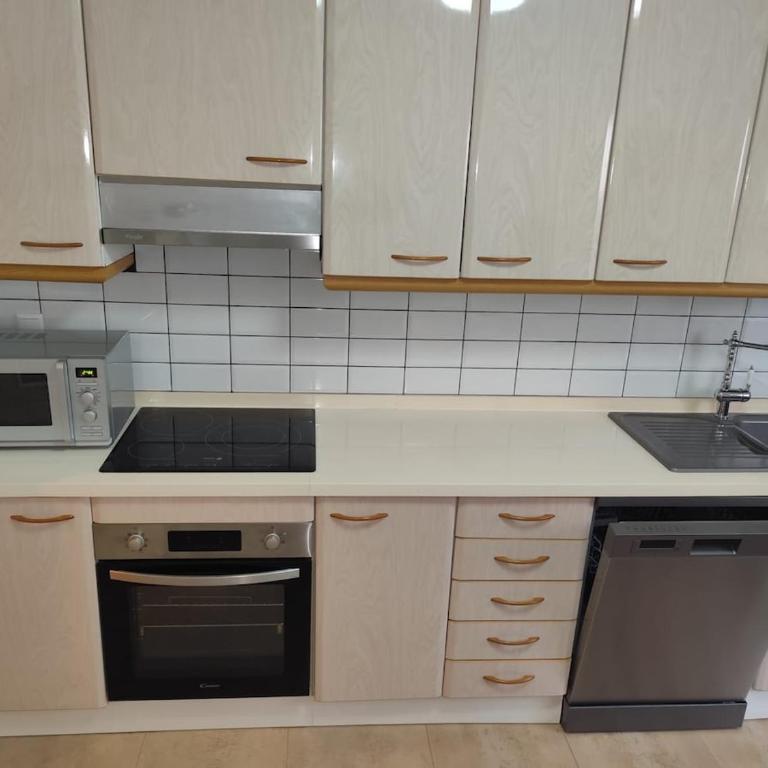 Puerto Limon Frente al mar - Apartamento de 3 dormitorios con vistas al puerto deportivo - 36
