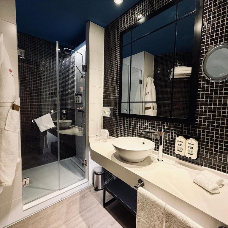 Hotel Indigo Madrid - Gran Vía by IHG - Chambre Standard - 11