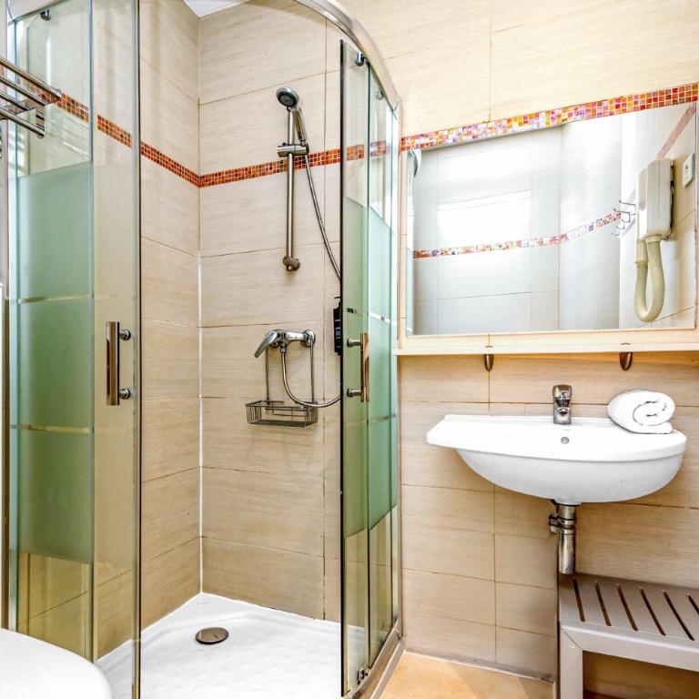 Hotel Parisien - Chambre Double ou Lits Jumeaux - 4