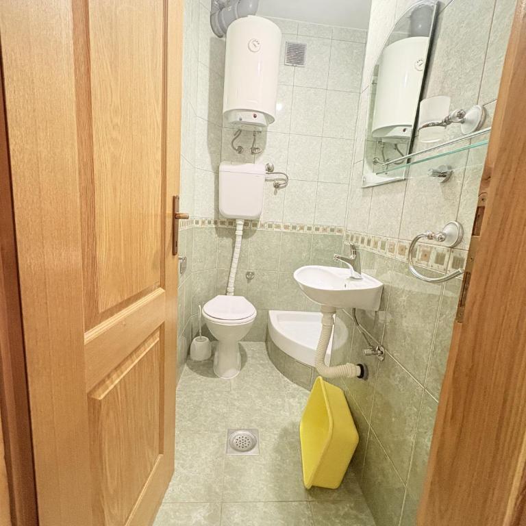 Apartmani Miladinović - Dvokrevetna Soba sa Bračnim Krevetom - 3