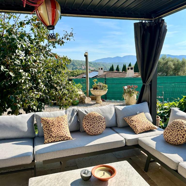 Maison havre de paix dans les Alpes-Maritimes - Villa avec Piscine Privée - 1