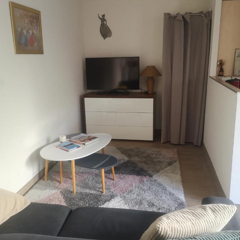 Appartement de plain-pied avec jardin - One-Bedroom Apartment - 6