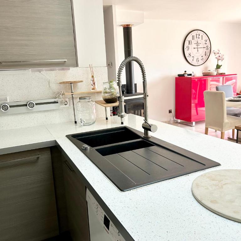 Maison havre de paix dans les Alpes-Maritimes - Villa avec Piscine Privée - 23